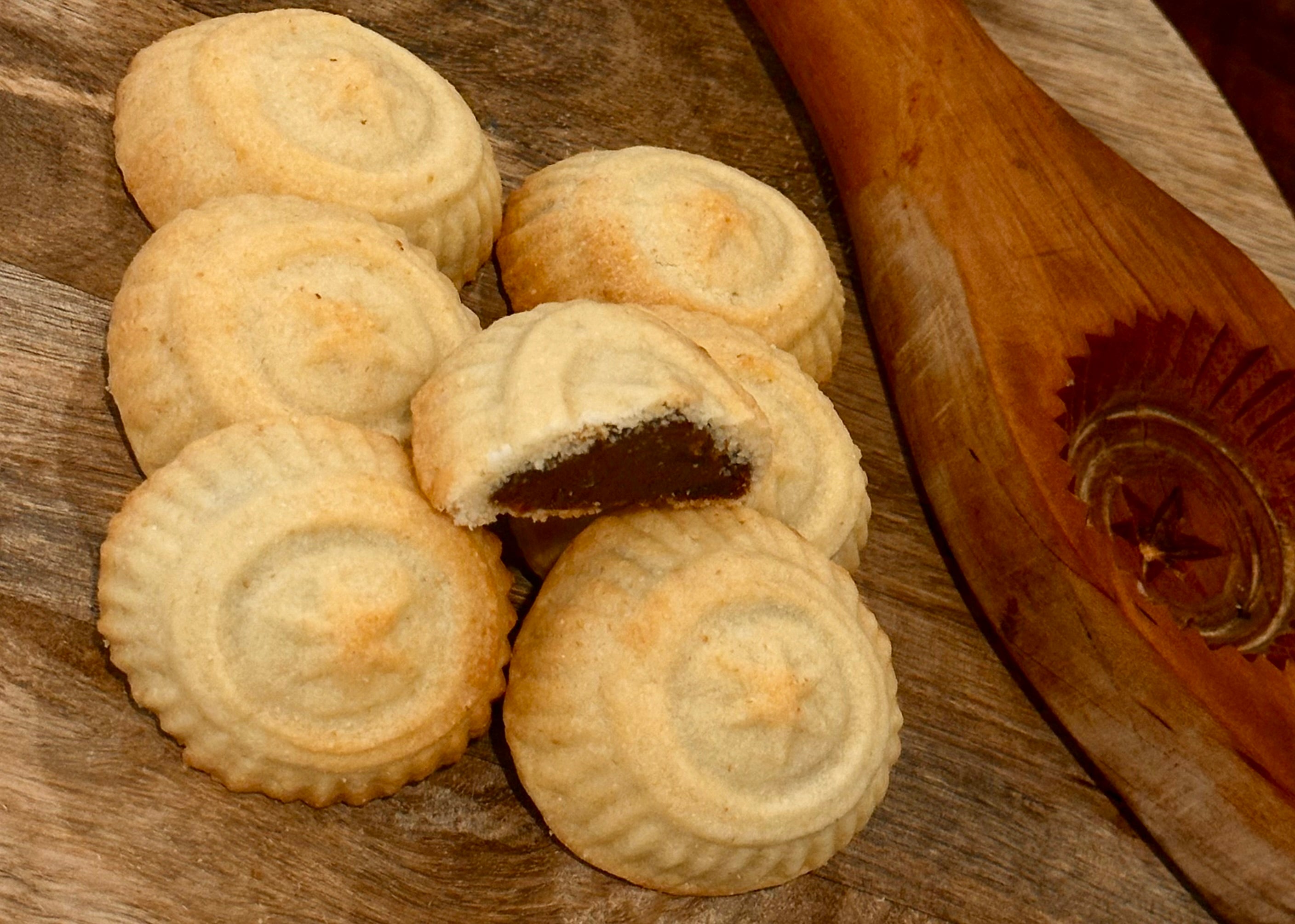 Ma'amoul with Date Filling